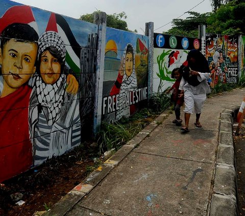 FOTO: Menggemakan Dukungan untuk Palestina Lewat Mural