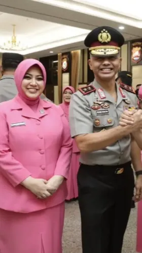 Potret Ulang Tahun Emas Istri Jenderal Bintang 2 Polri, Dirayakan Sederhana Bareng Anak Cucu