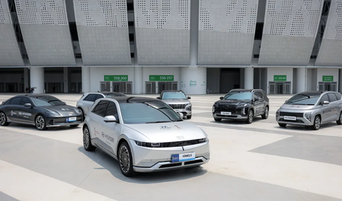 Pabrik baterai lokal memungkinan Hyundai untuk memproduksi mobil listrik<br>yang harganya lebih murah atau lebih mahal dari varian mobil listrik yang sudah ada saat ini.<br>