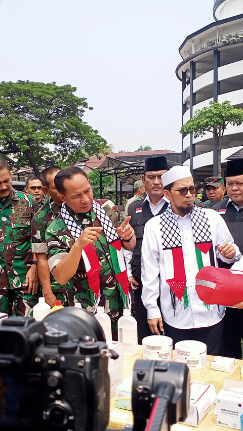 TNI AD Gandeng BAZNAS dan UAH Kirim Bantuan Kemanusiaan untuk Masyarakat Palestina <br>