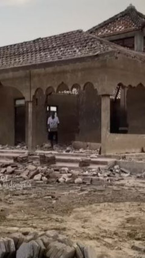 <b>Potret Masjid yang Tenggelam Akibat Terdampak Pembangunan Waduk di Wonogiri, Penampakannya Bikin Miris</b>
