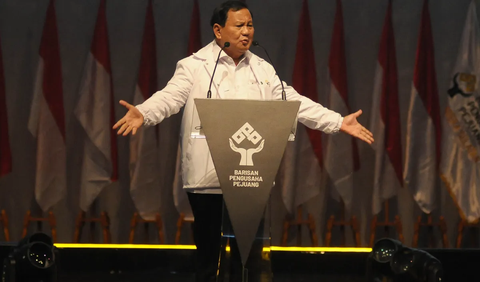 Prabowo bergurau bahwa pengusaha di Indonesia hanya keren di gayanya saja. Padahal, mereka pusing memikirkan utangnya.<br>