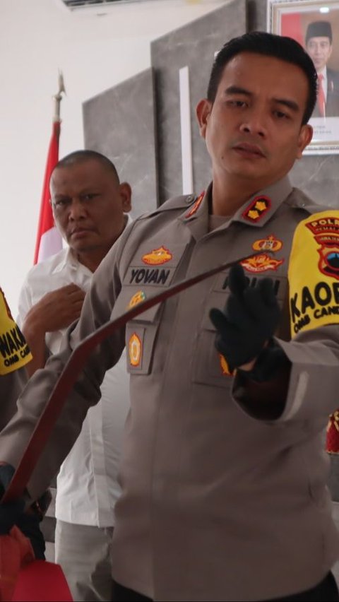 Pada siang harinya, polisi berhasil mengidentifikasi anak berkonflik dengan hukum dan menahannya.<br>