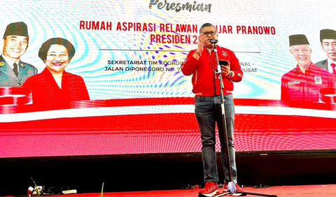 Menurut Hasto, Prabowo melakukan berbagai jurus untuk merebut keluarga Jokowi agar mau mendukungnya.