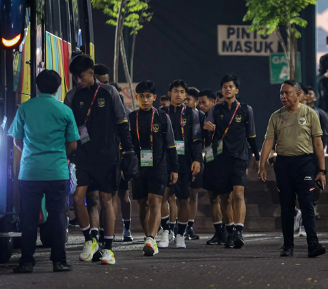 Timnas Indonesia U-17 terus mempersiapkan diri menjelang Piala Dunia U-17 2023. <br><br>Skuad asuhan Bima Sakti tersebut melakoni sesi latihan yang berlangsung di Lapangan Thor, Wonokromo, Surabaya, Rabu (8/11/2023).