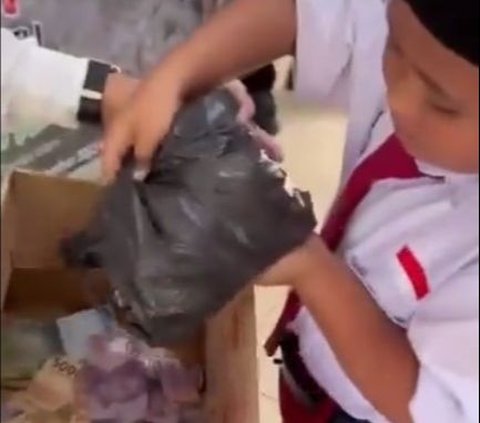 Viral Bocah SD di Pati Rela Bongkar Celengan untuk Donasi ke Palestina, Tuai Pujian Warganet