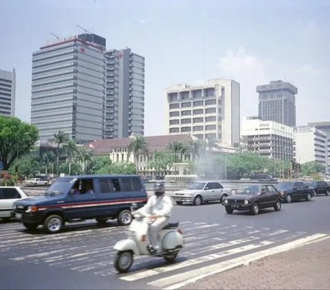 Foto: Nostalgia Suasana Jalan Jakarta Tahun 1989, Enggak Ada Macetnya!