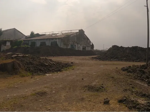 Penampakan Pabrik Gula Terbengkalai, Luas Banget Suasananya Gersang