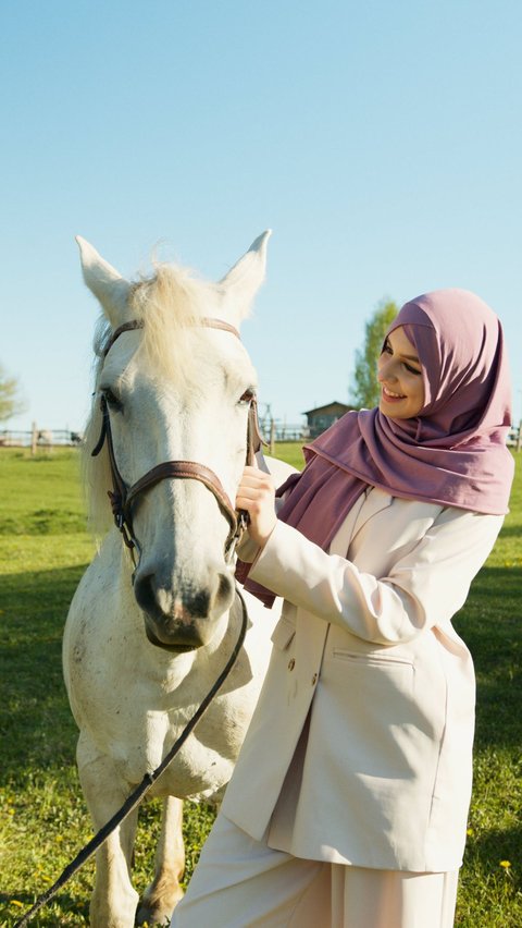 Ingin Tampil Cantik Luar dan Dalam? Amalkan Doa-Doa Ini, InsyaAllah Aura Kamu akan Terpancar