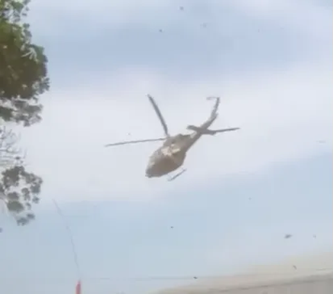 Gara-gara Helikopter Mendarat, Atap Warung Warga Tiba-tiba Melayang Terkena Hembusan Angin
