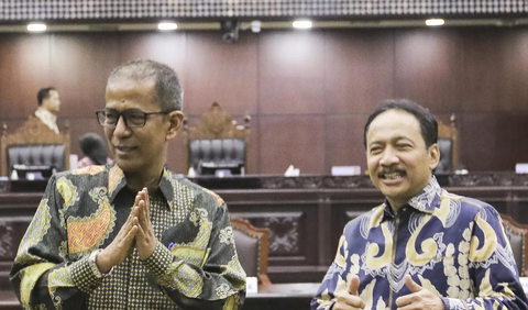 Wakil Ketua MK Saldi Isra menjelaskan proses pemilihan ketua MK hingga terpilih Suhartoyo.