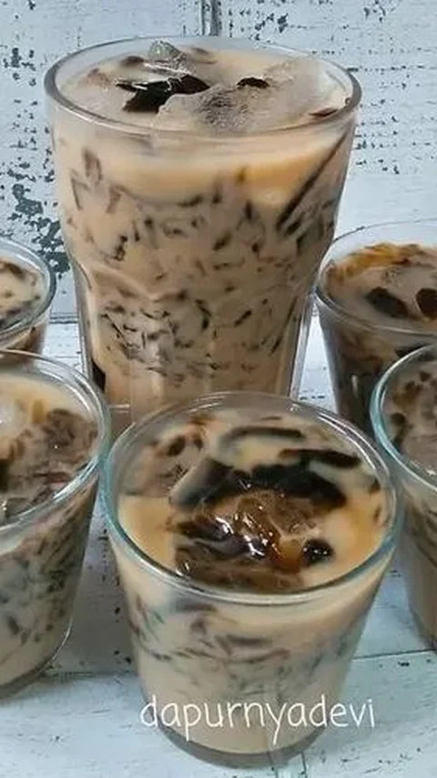 3. Es Cappucino Cincau Hitam