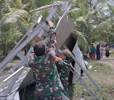 Sebelumnya, pada UU Nomor 5/2014 memang sudah disebutkan bahwa TNI dan Polri bisa menduduki jabatan sipil. Dalam UU ini, kebijakan tersebut bersifat resiprokal atau dua arah.