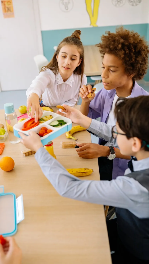 Manfaat Anak Membawa Bekal ke Sekolah, Kontrol Asupan, Kesehatan, dan Tanggung Jawab