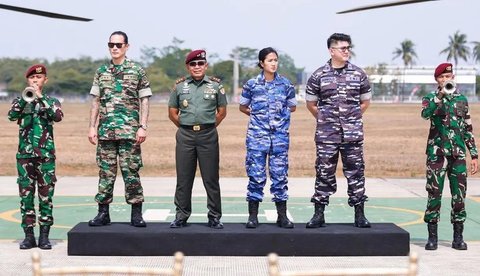 Menggulung Lengan Seragam TNI