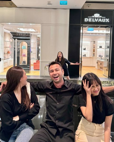 Heboh Fuji Bertemu Aaliyah Massaid di Singapura, Foto Bareng Raffi Ahmad Buat Nagita Slavina Istighfar