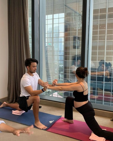 Sesi Yoga