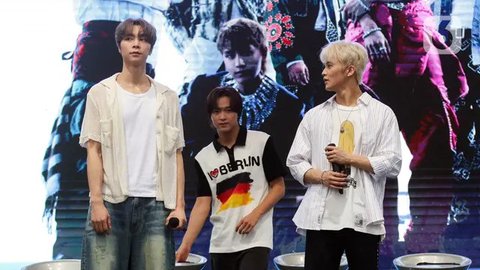 FOTO: Keseruan NCT 127 Sapa Penggemar di Jakarta dalam 'Fact Check' Face To Face Album Sign Event