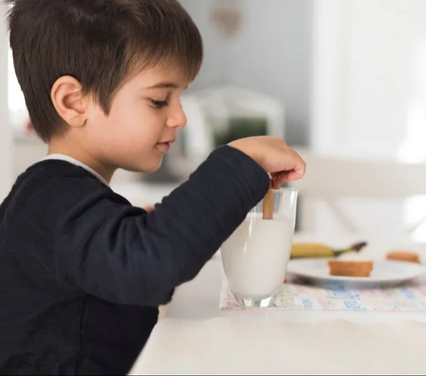 Memastikan Anak Terhidrasi dengan Baik dengan 4 Minuman Sehat Ini