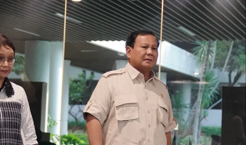 Di Hari keempat kampanye, Prabowo dengan kapasitasnya sebagai menhan, diagendakan akan melaksanakan Penyerahan Helikopter Angkut Berat H255M di Apron Lanud Atang Sendjaja, Bogor, Jawa Barat.<br>