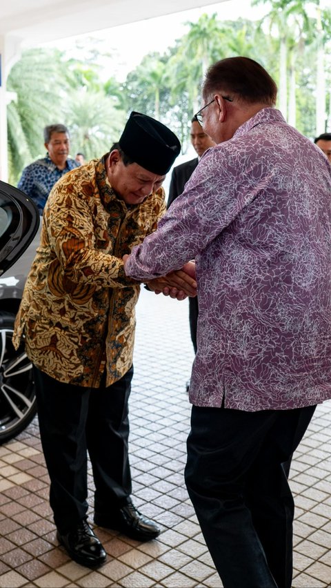 Bertemu PM Malaysia Anwar Ibrahim, Prabowo Ungkap Pernah Mandi di Kali Ciliwung<br>