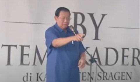 SBY meminta kadernya itu untuk memperhatikan betul arahannya. Ia mengatakan, yang tidak mendengarkan arahannya bisa terancam kehilangan posisinya.<br>