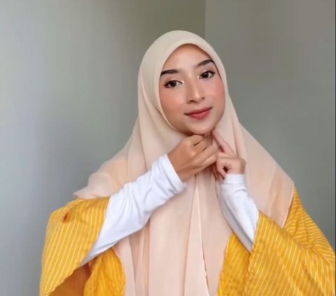 Tutorial Hijab Curve to Cover the Chest for a Girly Look