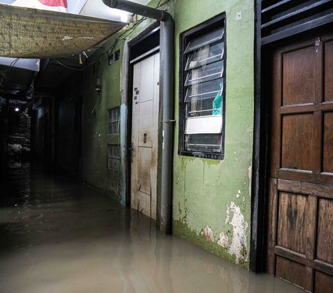 FOTO: Kondisi Banjir Kiriman di Kebon Pala Mulai Surut