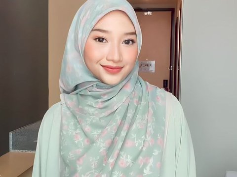 Elegant and Chest-Covering Square Hijab Tutorial