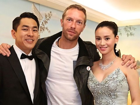 Heboh! Pemuda Medan Jadi Desainer Kartu Undangan Pernikahan Crazy Rich Hong Kong, Ketemu Vokalis Coldplay Chris Martin Jadi Wedding Singer