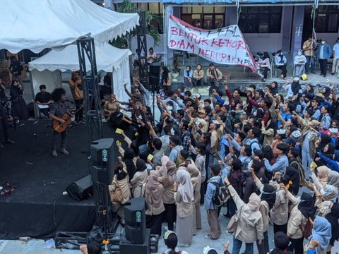 FOTO: Aksi Ratusan Mahasiswa di Palu Serempak Tolak Politik Dinasti dan Pelanggaran HAM