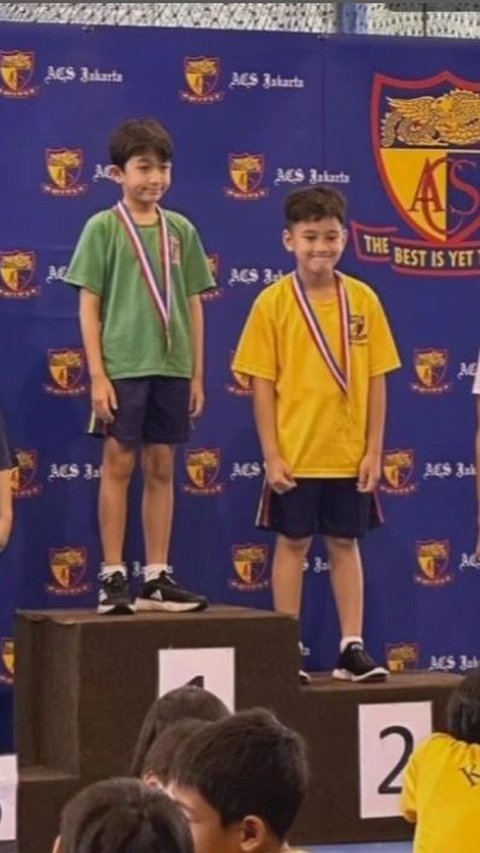 Rafathar Juara 2 Lomba Renang di Sekolah, Ucapan Selamat Rayyanza Bikin Gemas