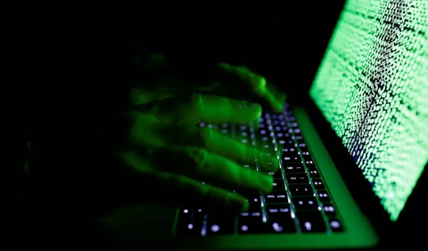 Berdasarkan website resmi FBI, Iran menjadi negara dengan pelaku hacker terbanyak yang diburu oleh FBI. 