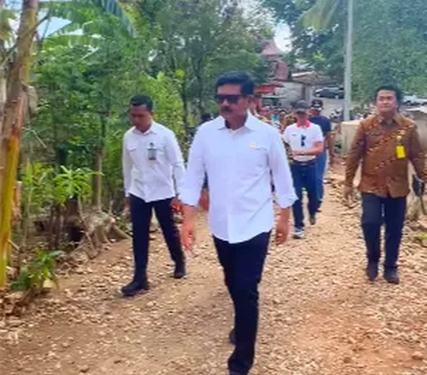 Momen Mantan Panglima TNI Nyinden di Depan Sinden Asli, Warga Sampai Melongo Mendengarnya