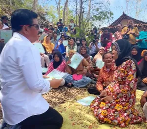 Momen Mantan Panglima TNI Nyinden di Depan Sinden Asli, Warga Sampai Melongo Mendengarnya