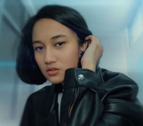 Potret Cantik Nike Ardilla Hasil AI dalam Kolaborasi Lagu Terbaru Melly Goeslaw 'Bertemu Kembali'