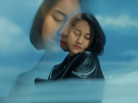 Lagu 'Bertemu Kembali'  sebagai wujud penghormatan kepada sahabat tercintanya, Nike Ardilla. Lagu ini juga sebagai momen perayaan di hari ulang tahun Nike Ardilla pada 27 Desember nanti.