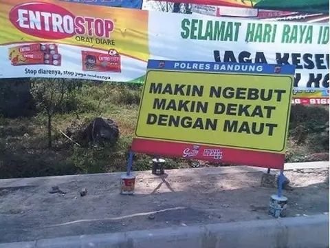 Wah, Supirnya pelan-pelan