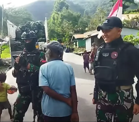 Antusias Warga Saat Prajurit TNI Pulang Tugas dari Papua, Para Bocah Melambaikan Tangan
