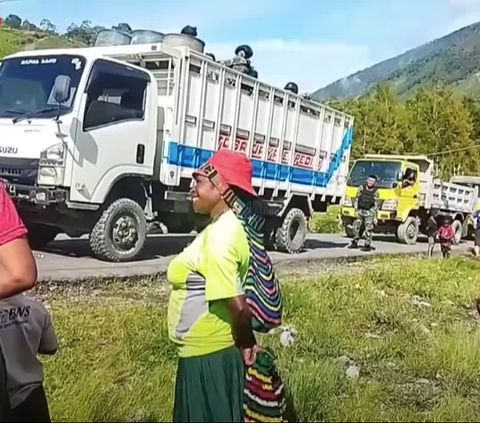 Antusias Warga Saat Prajurit TNI Pulang Tugas dari Papua, Para Bocah Melambaikan Tangan