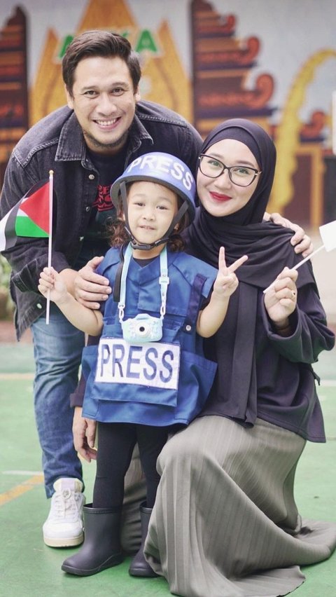 Potret Gemas Putri Dian Pelangi Menang Lomba Kostum Jadi Jurnalis Gaza