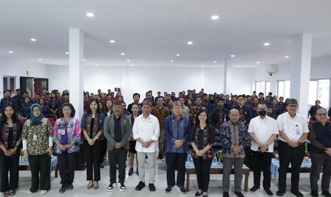 Menko PMK Minta Putra Daerah Ikut Berperan Majukan Kabupaten Manggarai Barat