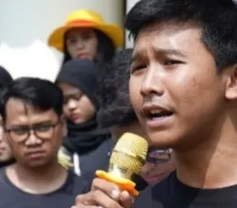 Dinobatkan Alumni Paling Memalukan oleh BEM UGM, Jokowi: Ya Biasa Saja