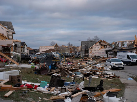 FOTO: Potret Kehancuran Amerika Serikat Usai Hantaman Tornado Dahsyat, Puluhan Ribu Penduduk Hidup Tanpa Listrik