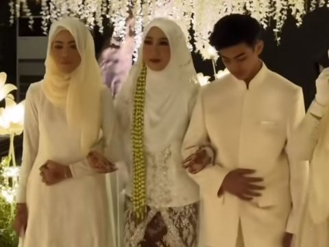 Ini Momen Haru di Pernikahan Adiba Khanza dan Egy, Ummi Pipik Terus Usap Air Mata