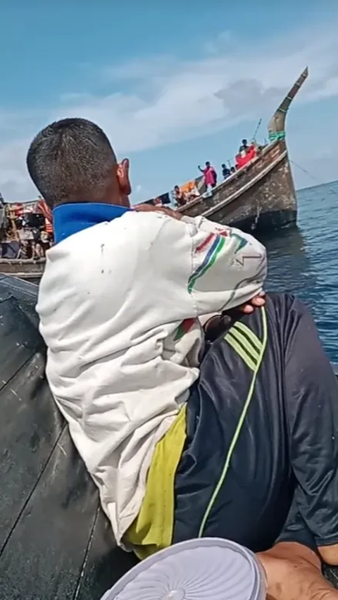Nelayan Aceh Cegat Pengungsi Rohingya yang Terus Berdatangan Masuk Wilayah Indonesia<br>