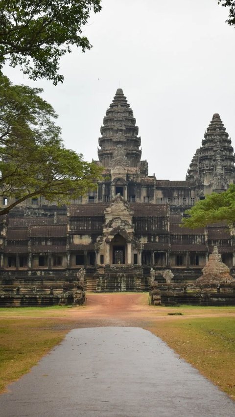 2. Kamboja 