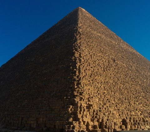Revealed from Outer Space, Turns Out the Egyptian Pyramids Were Built with Water Method