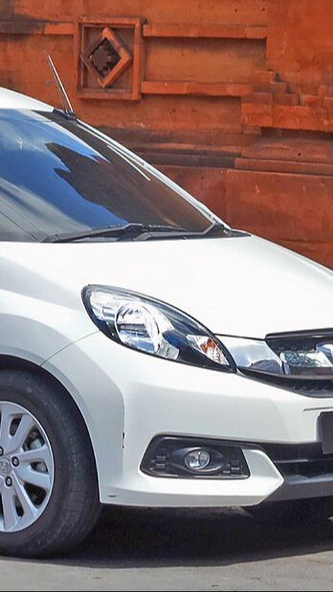 8. Toyota Yaris<br>