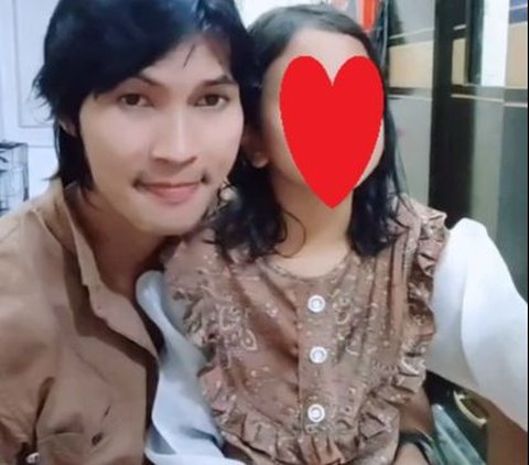 Keduanya dikabarkan tengah menjalin hubungan lantaran kerap membagikan momen kebersamaan di media sosial.